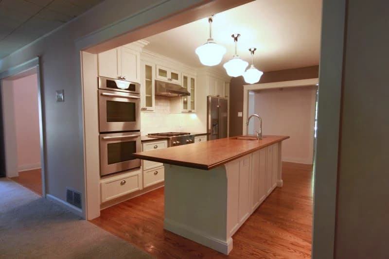 Full Kitchen Model & Fit